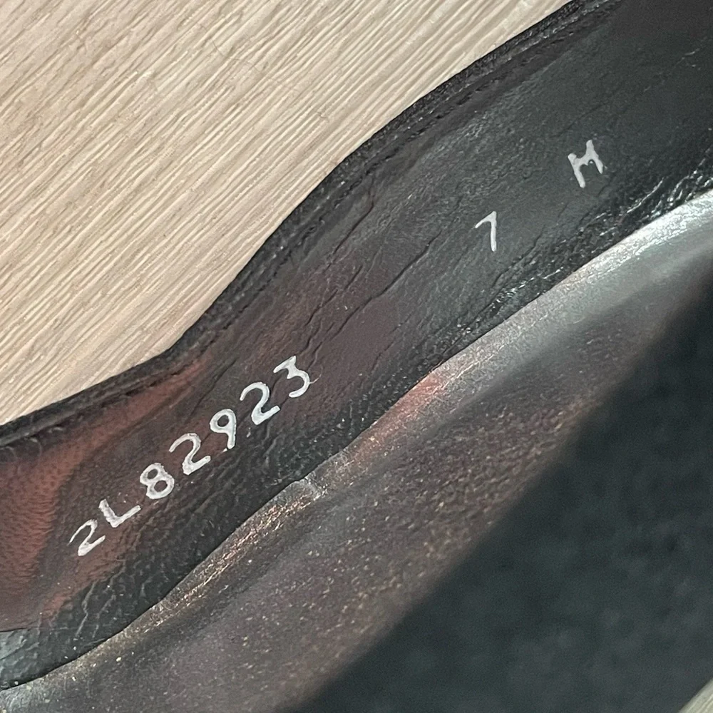 Stuart Weitzman Size 7M Rhinestone Embellished Black Satin Pumps - Picture 5 of 6